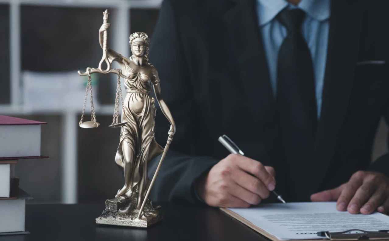 هزینه مشاوره با وکلای پایه یک دادگستری 