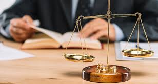 شکواییه به موضوع گزارش خلاف واقع کارمند دولتی علیه  شخص پرونده  و افترا