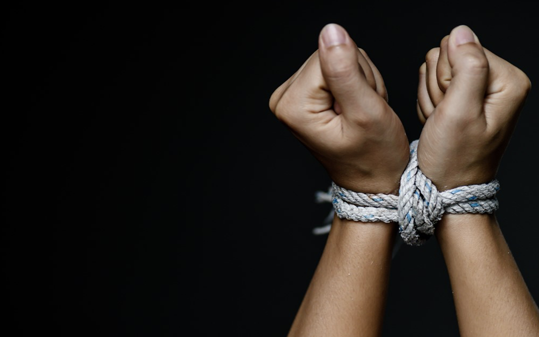 مشاوره حقوقی قاچاق انسان
